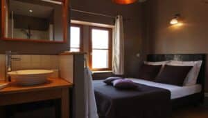 Les-Toits-de-Lyon-Gite-chambre-d-hotes-la-chambre