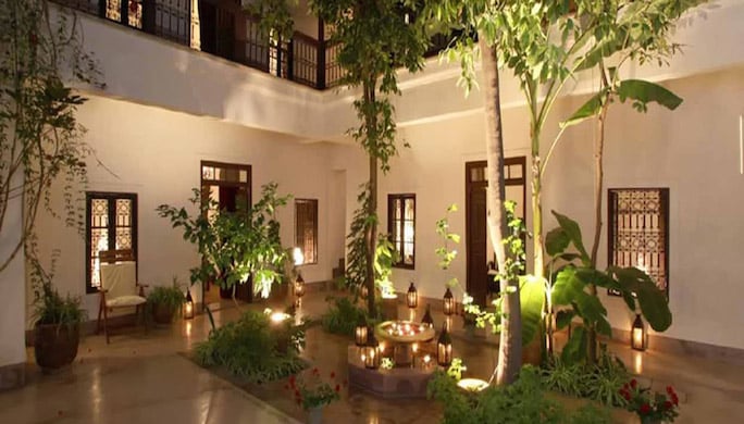 patio-riad-aman-nuit_1000x450