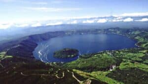 coatepeque-lake-el-salvador/infotravel.fr