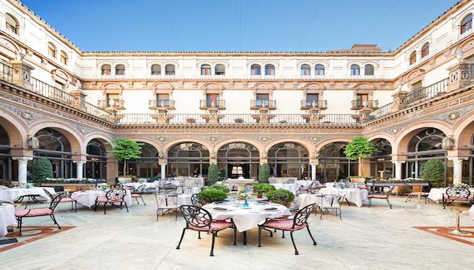 Le patio de l hotel Alfonso XIII ∏AlfonsoXIII