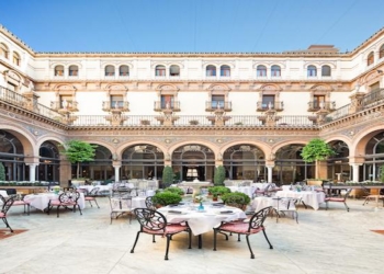 Le patio de l hotel Alfonso XIII ∏AlfonsoXIII