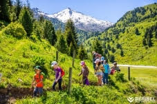 MÉRIBEL (Savoie) :  Le grand air en famille