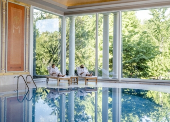 La piscine du Brenners Park-Hotel & Spa est une oasis de pure détente - Copyright : DZT - Günter Standl