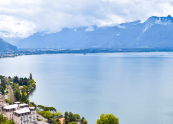 ville de suisse romande au bord du lac léman