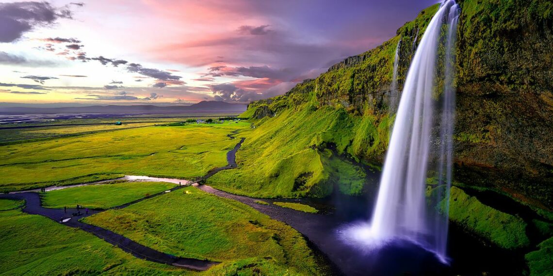 seljalandsfoss-cascades-islande