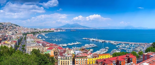 Corsica Ferries propose des escapades aux Cinque Terre et à Naples pendant les ponts de novembre