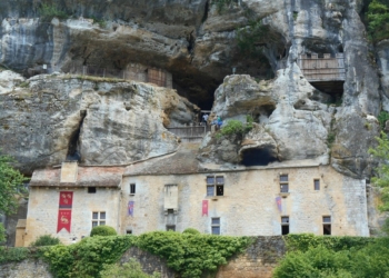 Façade de la Maison forte de Reignac. Photo Wikimedia Commons.