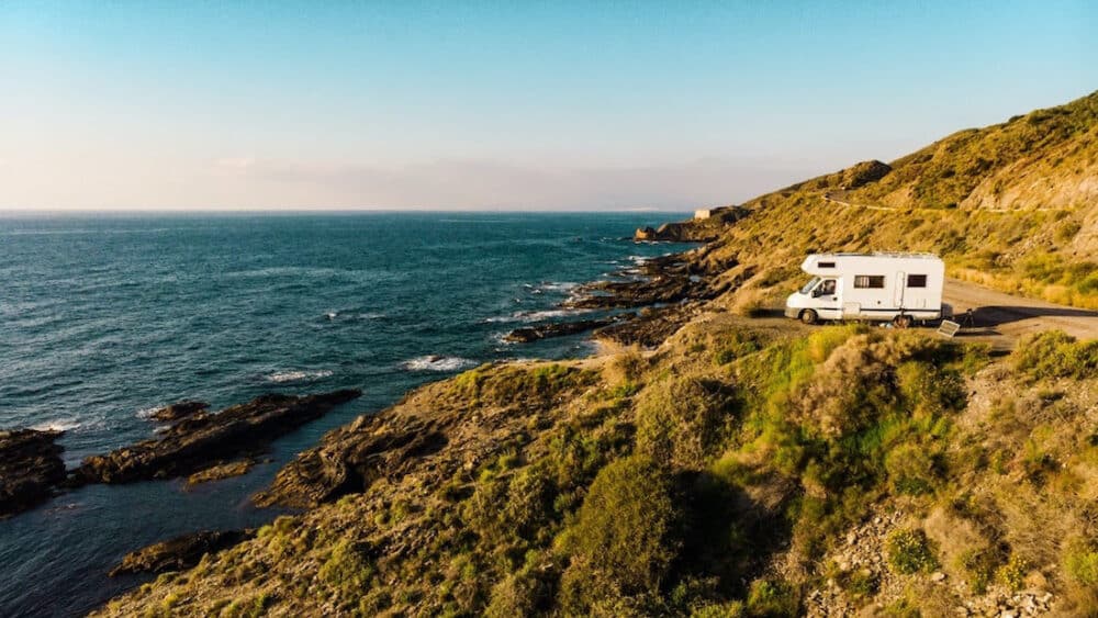 Slow tourisme : sur les routes de France en camping-car Zoom sur un road trip 100% slow tourisme à travers des régions dignes des plus belles cartes postales !