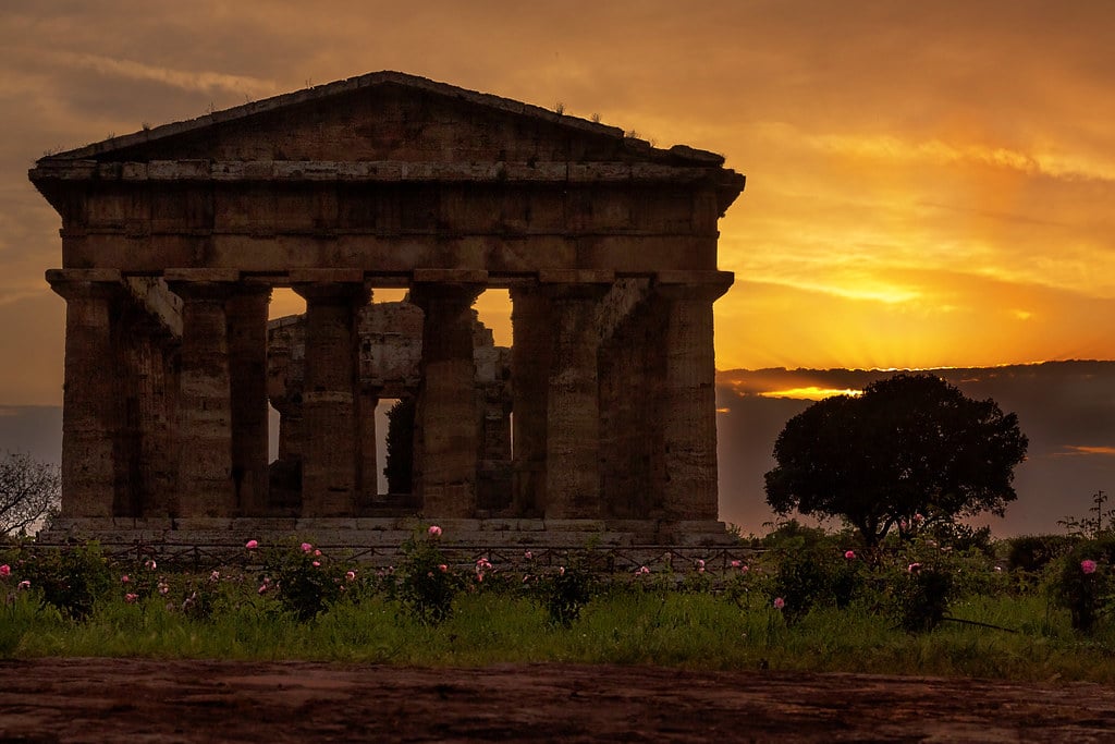 Temple.Paestum. Photo Visualhunt.