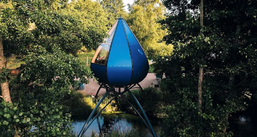 Séjours insolites pour profiter des beaux jours partout en France. Voici des inspirations de Cabanes perchées, pods, dômes, yourtes, cabanes sur l’eau…