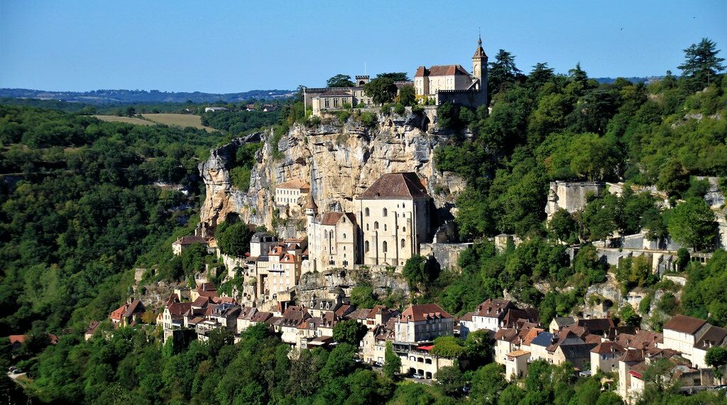 village perché sur les collines