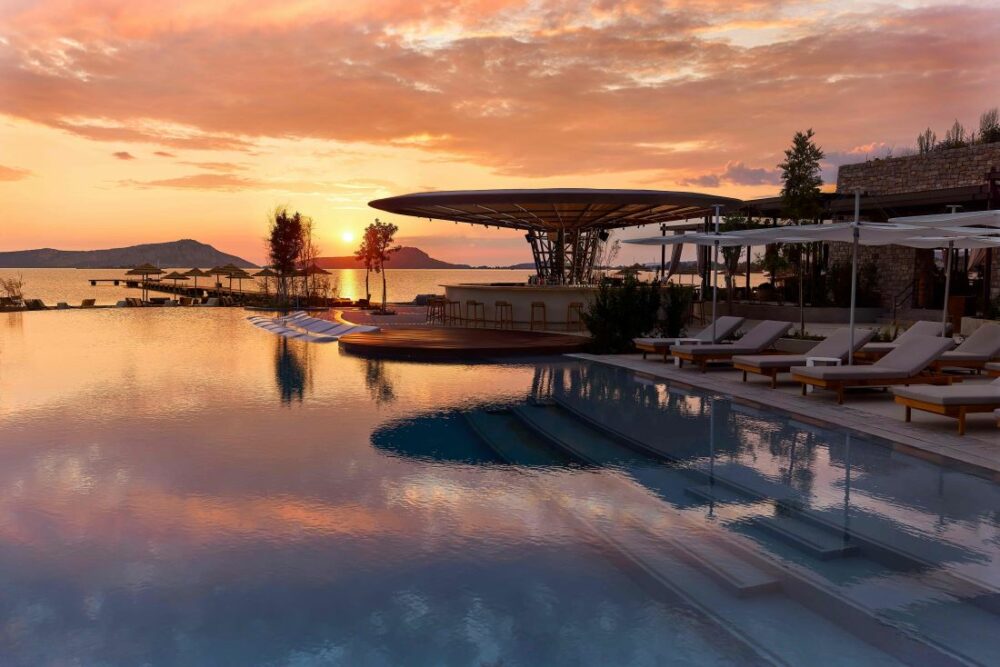 Le W Costa Navarino