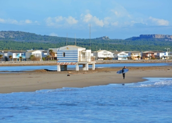 plage d'Occitanie, idéale pour le surf