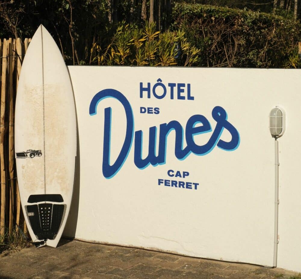 Hôtel des Dunes au Cap Ferret rénové par Atelier Delphine Carrère