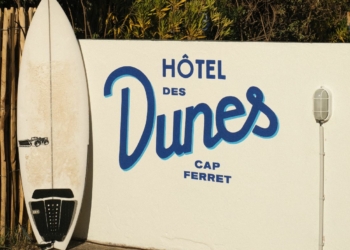 Hôtel des Dunes au Cap Ferret rénové par Atelier Delphine Carrère