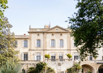 LE CHÂTEAU DE COLLIAS HÔTEL ET RESTAURANT