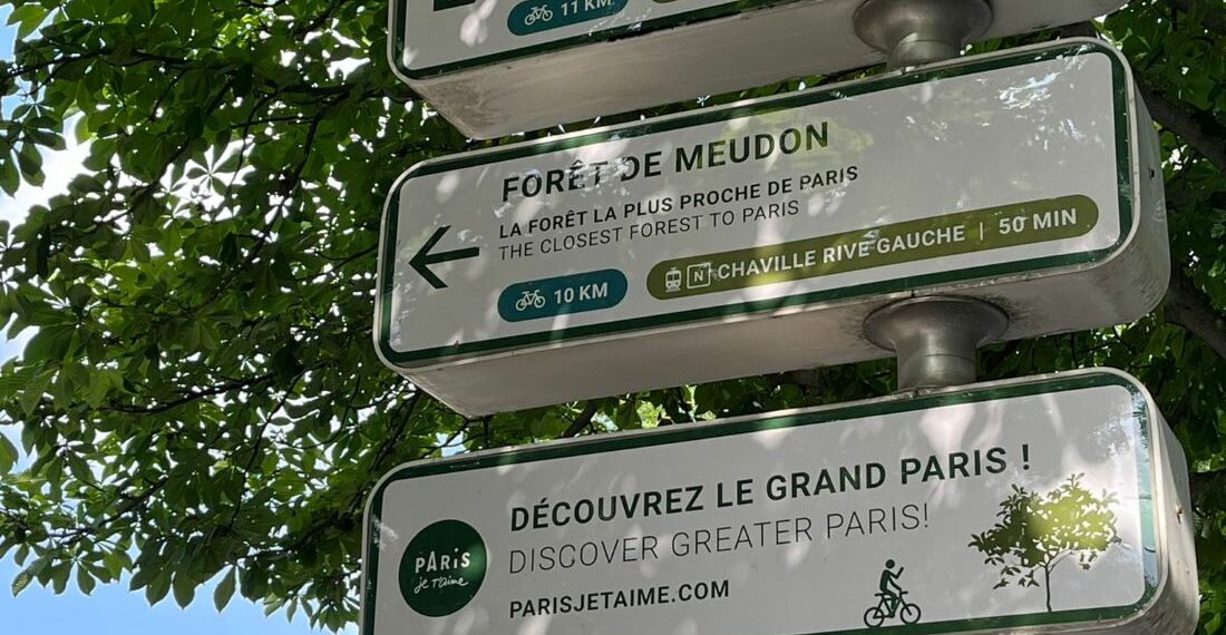Nouveaux panneaux de signalisation à Paris