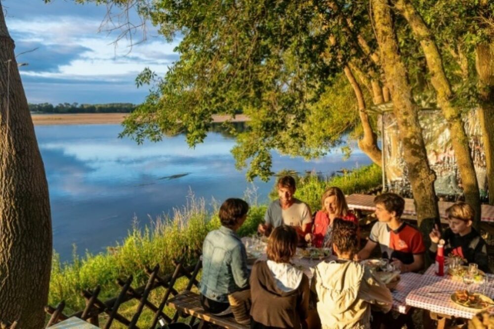 Guinguette au bord de la Loire