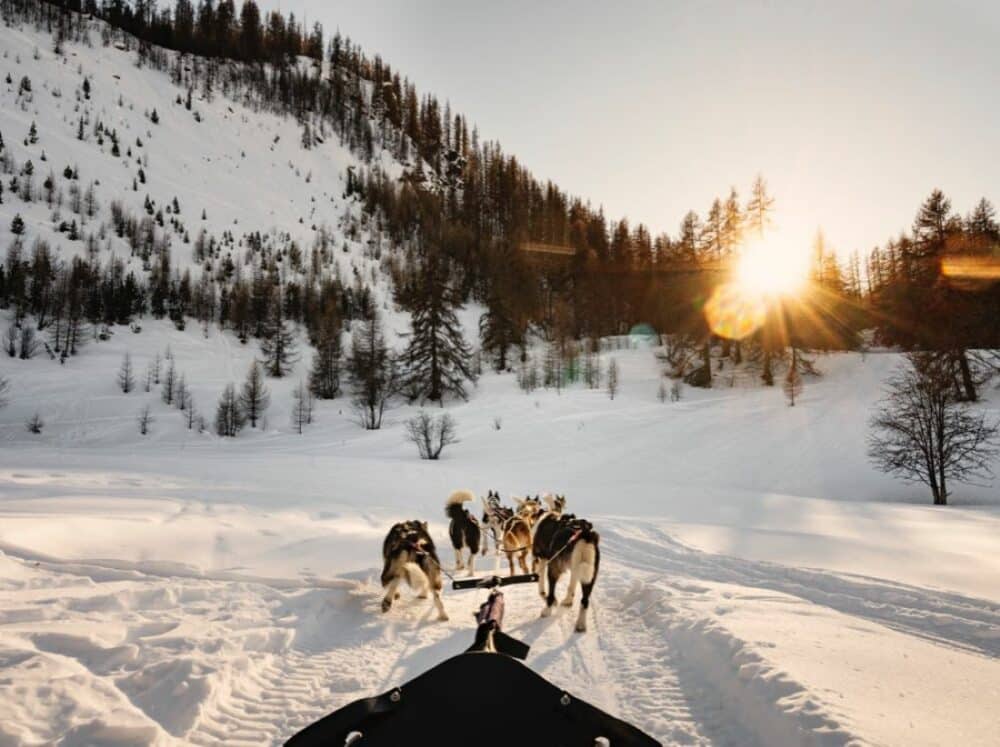 Saison hivernale au Pays des Écrins (05) pour une expérience unique à la montagne hors des pistes