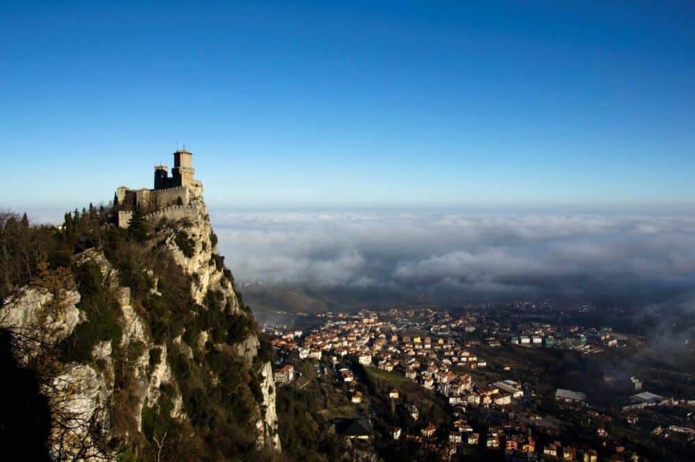 découvrir San Marino, la plus ancienne république au monde perchée sur le Mont Titano