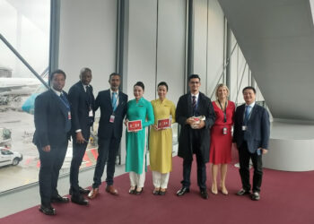 Vietnam Airlines et Air France ont célébré ensemble le Têt, le Nouvel An Lunaire, à l’aéroport Roissy Charles-de-Gaulle, lors de l’embarquement de leurs vols respectifs vers le Vietnam.