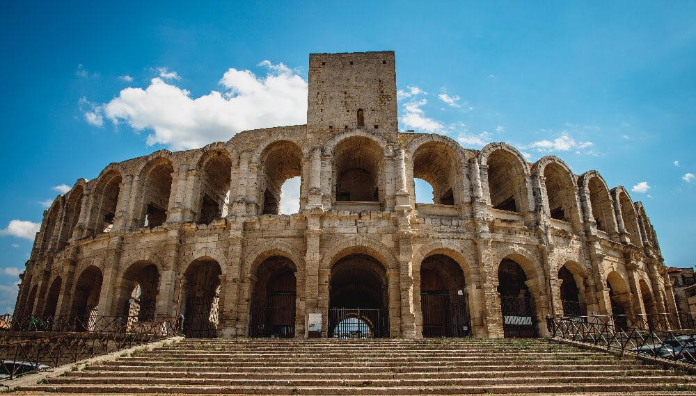 48 heures à Arles Nichée au coeur de la Provence