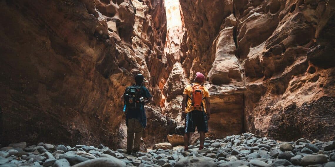 Madakheel Hikes Oscar Lumley 404689