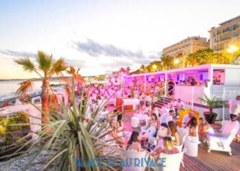 À Nice, la Plage Beau Rivage annonce l'ouverture de son Espace Tendance : le Summer Lounge