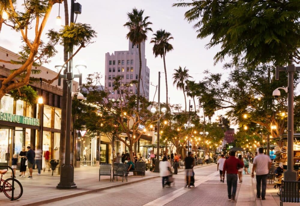 Third_Street_Promenade_3_Photo_Credit__Santa_Monica_Travel__Tourism
