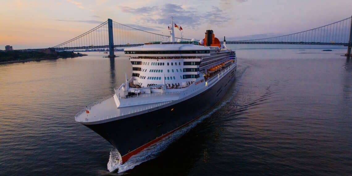 PHOTO D OUVERTURE ?QM2 in New York 20181. DR.