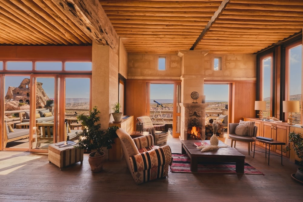 LUXE
