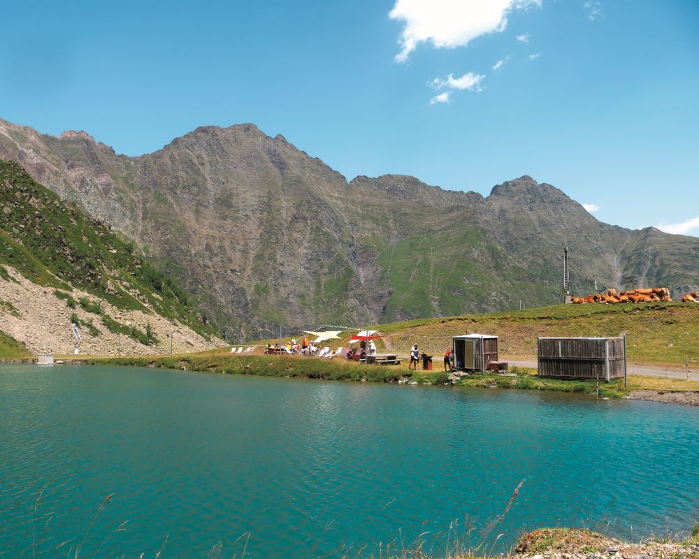 lac montagne l'été