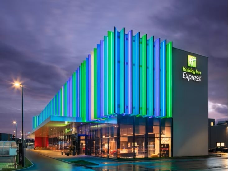 HOLIDAY INN
