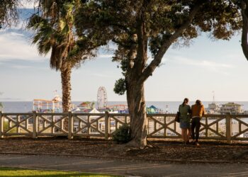 SANTA MONICA