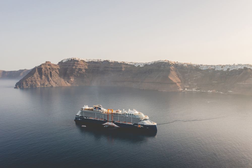 Celebrity-Cruises-in-Santorini