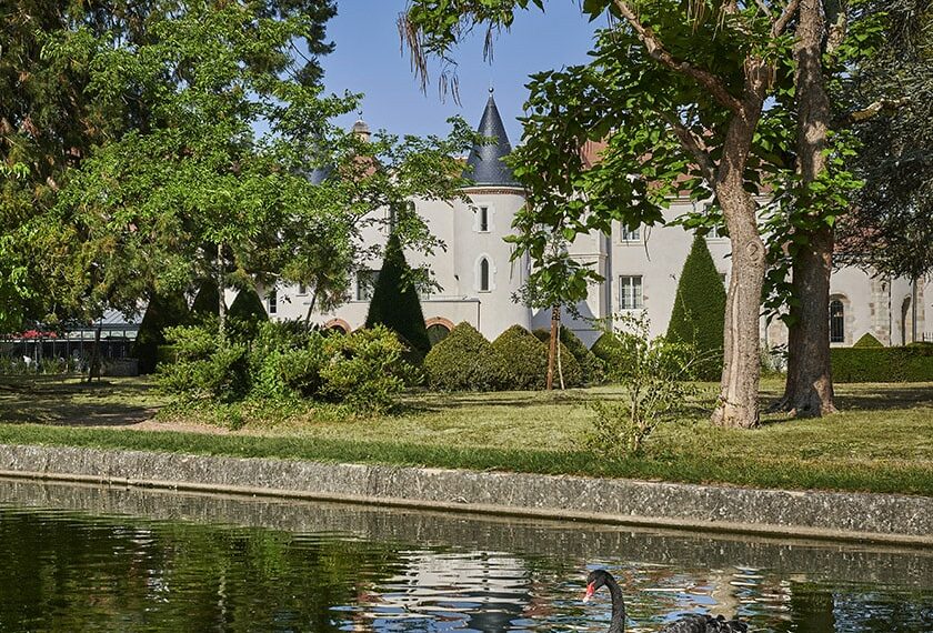 hotel-luxe-chateau-saint-jean-montlucon-parc
