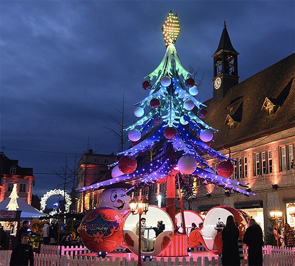 Sapin sur la place de la ville de Montbéliard
