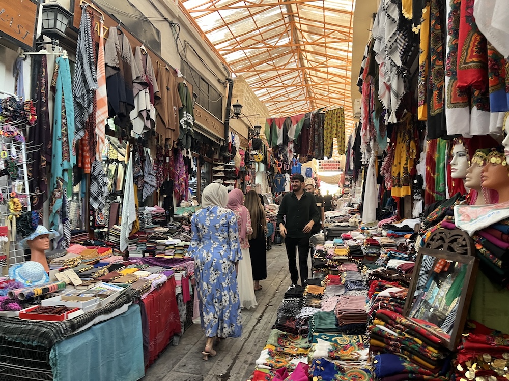 Le bazar coloré de Mardin ©Valérie Collet