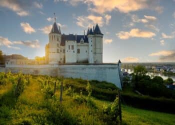 vue extérieur sur le Château de Saumur et ses jardins
