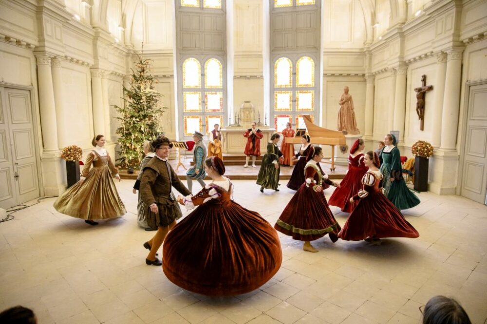 danseurs costumes médiévaux