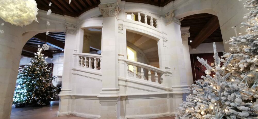 escalier en pierre blanc sapin