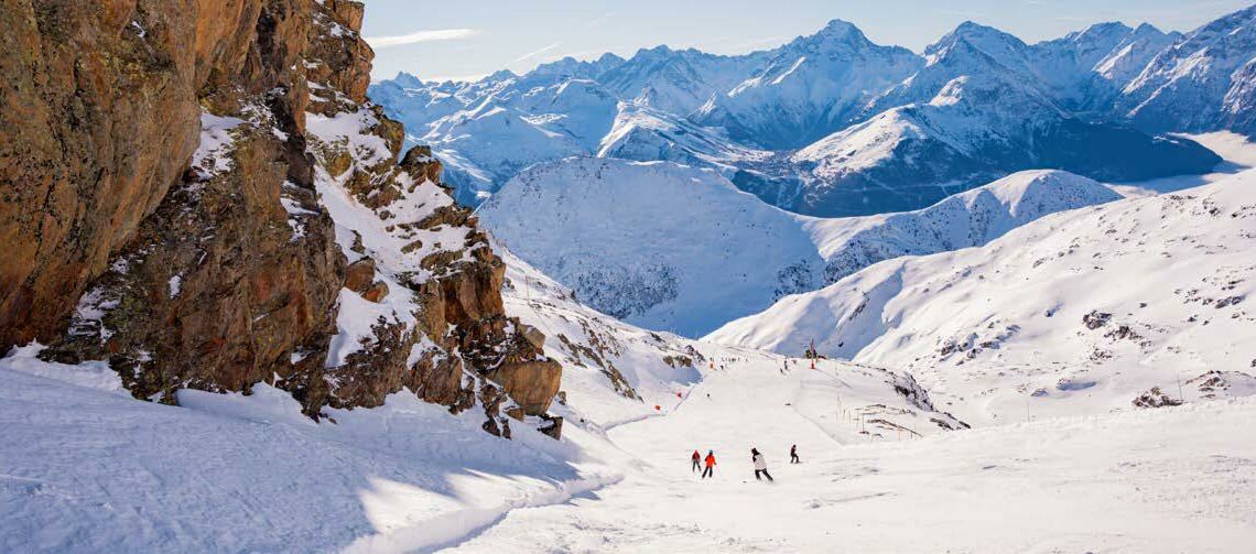 piste de ski avec skieurs