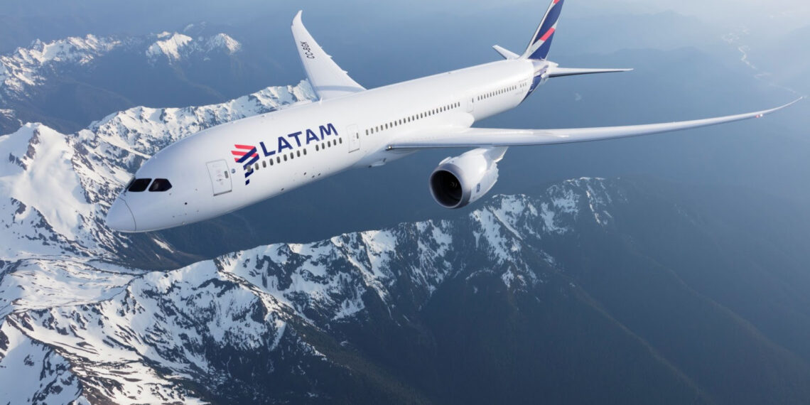 AVION DE LA COMPAGNIE LATAM