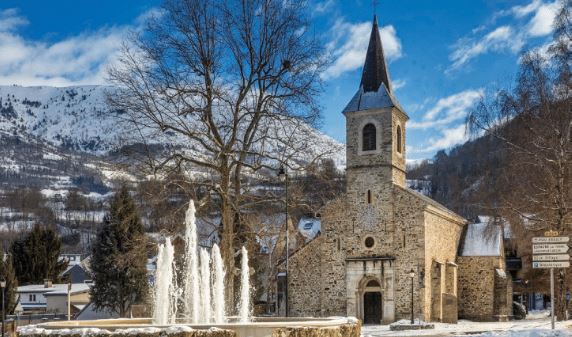 église fontaine place
