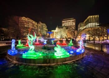 sculptures glaces lumineuses ville