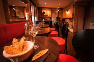 restaurant fauteuils rouges