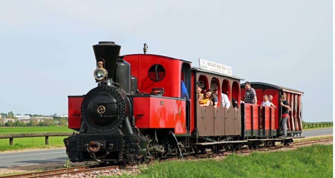 petit train touristique rouge