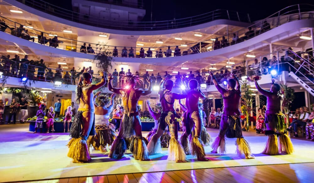 fête Polynésienne sur un bateau
