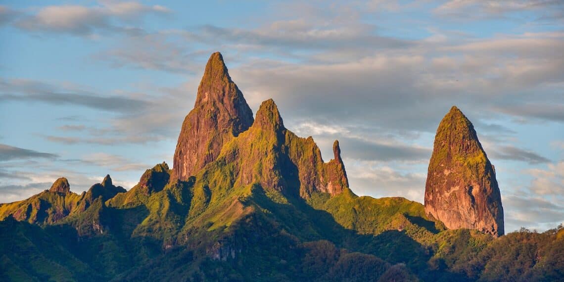 montagnes des Marquises