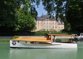 bateau fleuve château